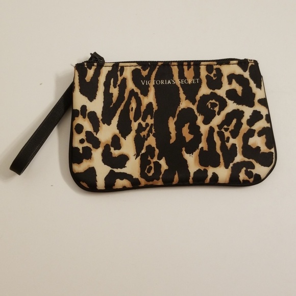 NEW Victoria's Secret Cheetah Print Wristlet - Picture 1 of 5